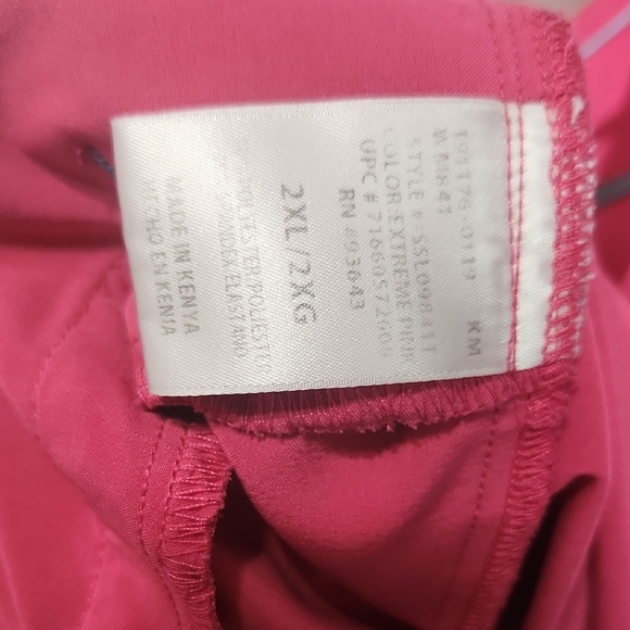 Source Unknown Crimson V-Neck Short Sleeve Tee - Picture 2 of 5